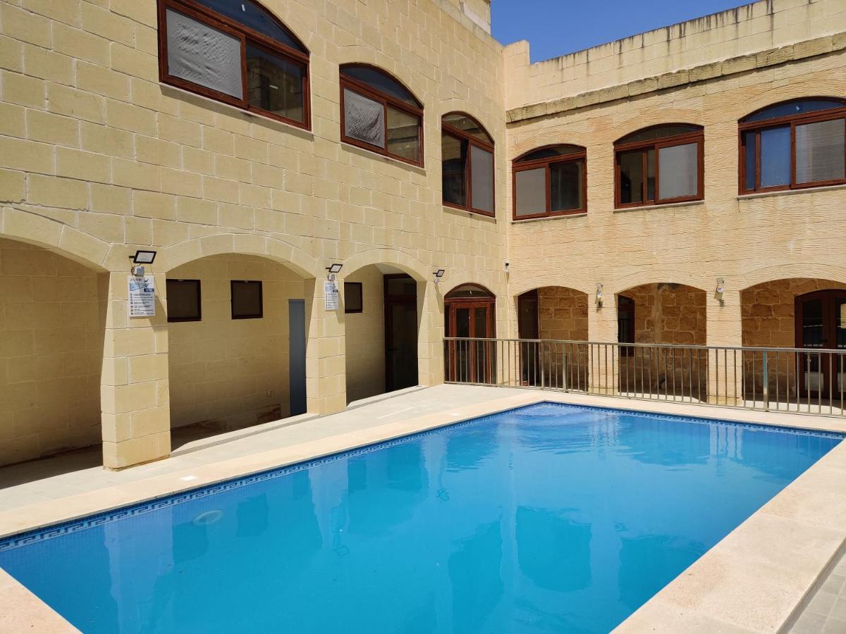 Country Inn Sannat Exterior foto
