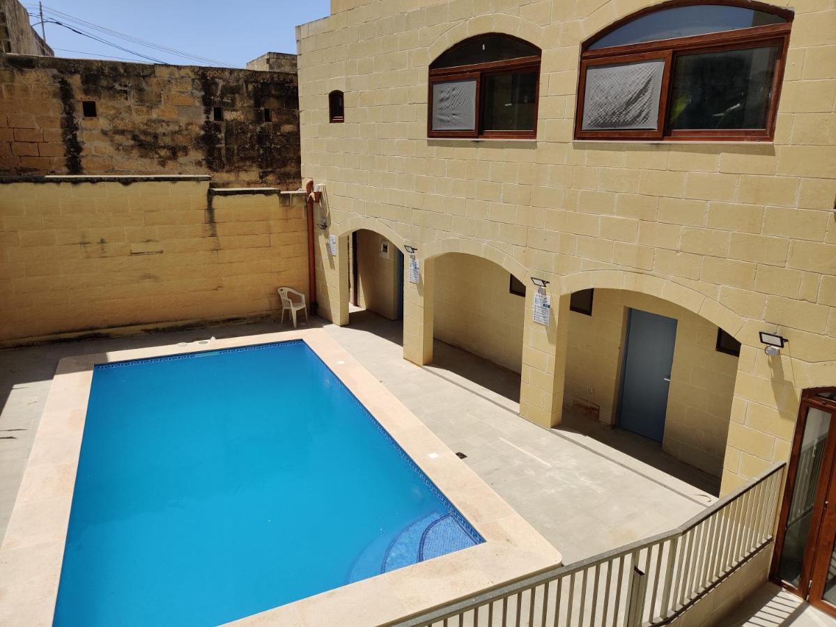 Country Inn Sannat Exterior foto