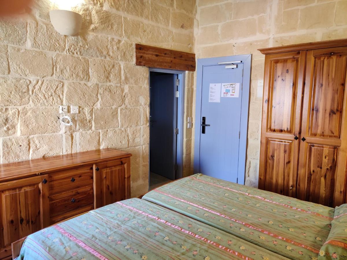 Country Inn Sannat Exterior foto