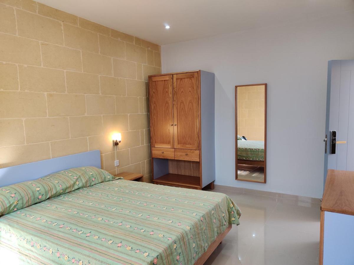Country Inn Sannat Exterior foto