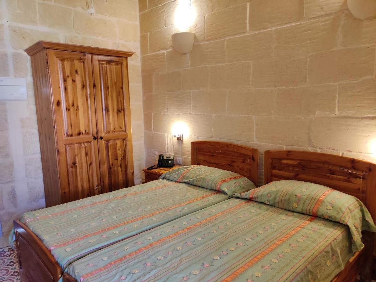 Country Inn Sannat Exterior foto