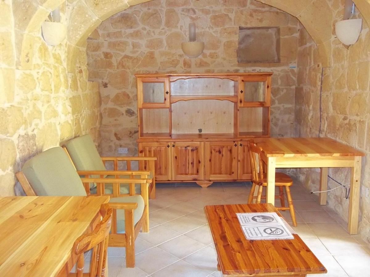 Country Inn Sannat Exterior foto