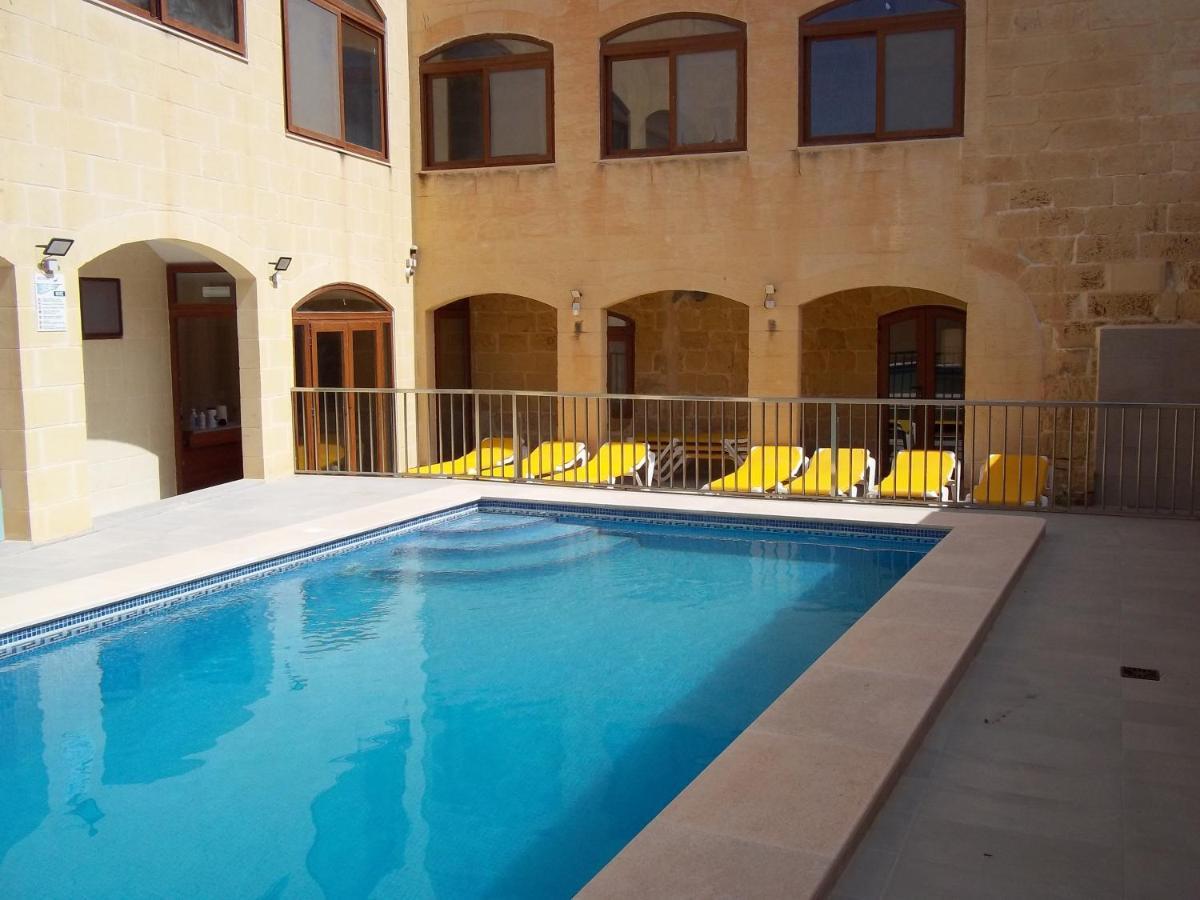 Country Inn Sannat Exterior foto