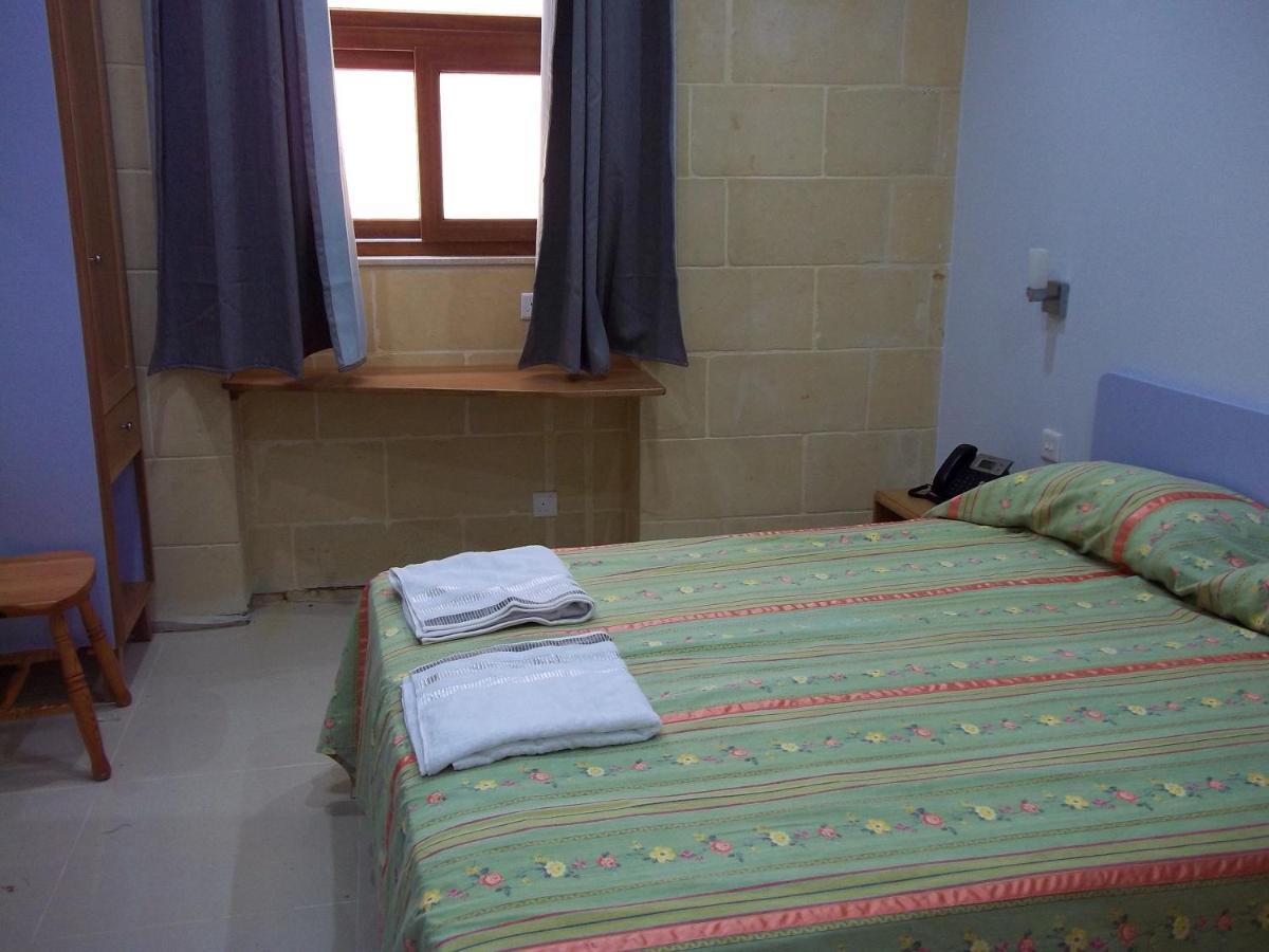 Country Inn Sannat Exterior foto